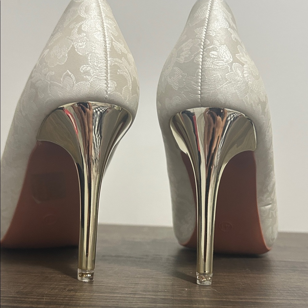 Elegant White Women's Pumps - Picture 3 of 6